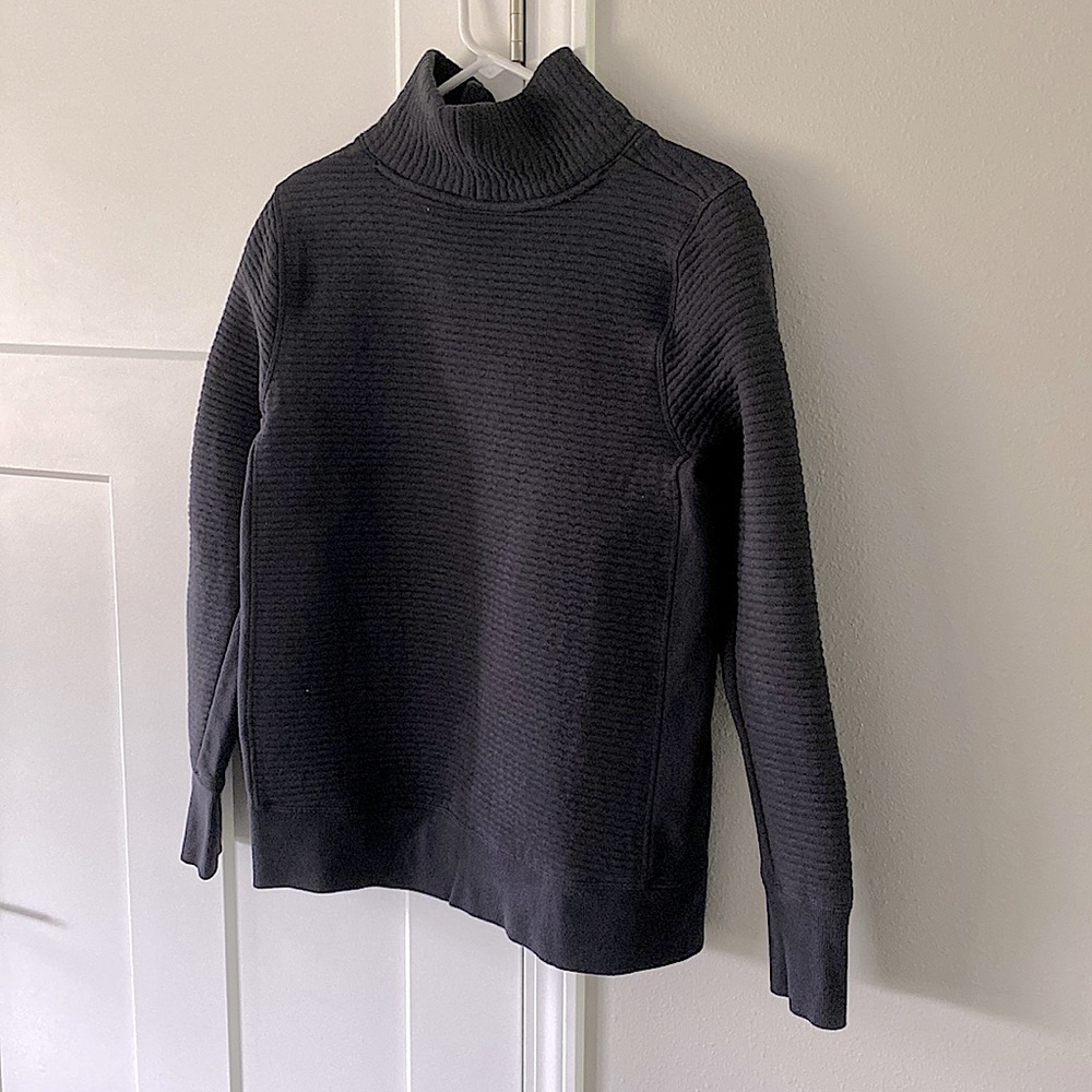 Turtleneck sweatshirt